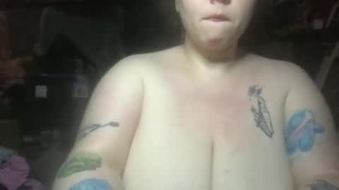 Ellie Louise online show from May 15, 2026, 9:22 pm