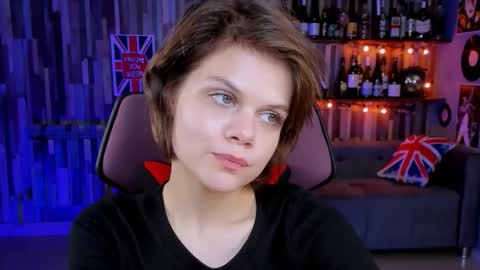 elliemurler online show from October 14, 2025, 9:10 am