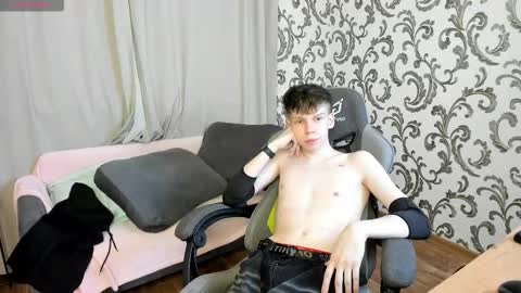 elliot_mars_ online show from October 15, 2025, 5:24 pm