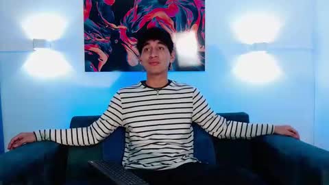 Snapshot of elliotazer chatting on January 14, 2026, 11:31 pm Elliot online show from January 14, 2026, 11:31 pm