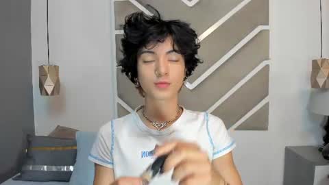 Snapshot of elliotvolkov chatting on July 25, 2026, 3:42 pm elliotvolkov online show from July 25, 2026, 3:42 pm