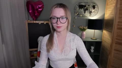 elliup online show from October 15, 2025, 8:25 am