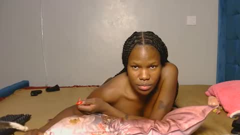 elllanna online show from March 5, 2026, 1:12 am