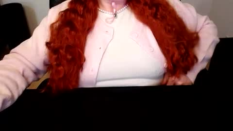 Snapshot of elly_petite chatting on May 11, 2026, 11:27 am Elly online show from May 11, 2026, 11:27 am
