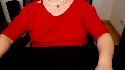 Snapshot of elly_petite chatting on May 21, 2026, 6:48 pm Elly online show from May 21, 2026, 6:48 pm