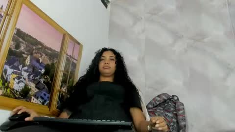 ellybloom online show from June 22, 2026, 1:08 pm