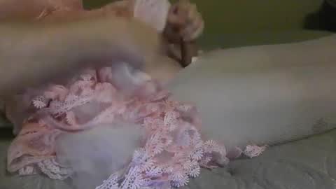 Snapshot of ellyjellybean chatting on October 13, 2025, 6:24 am ellyjellybean online show from October 13, 2025, 6:24 am