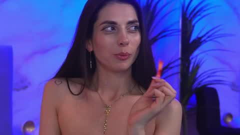 Elly online show from April 16, 2026, 9:39 pm