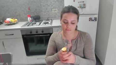 ellslimdoll online show from March 25, 2026, 8:37 pm