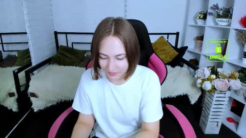 elma_lily online show from September 23, 2025, 6:05 am