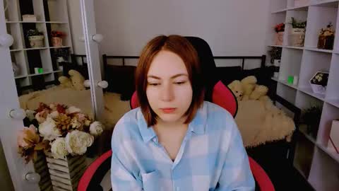 elma_lily online show from November 4, 2025, 6:12 am