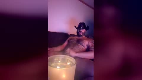 elmatahombre33 online show from April 14, 2026, 2:17 am