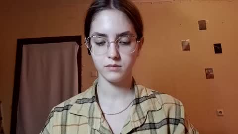 Kate online show from May 11, 2026, 1:17 pm