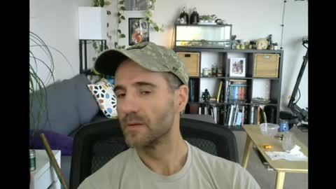 Snapshot of elmetaagain chatting on July 9, 2026, 1:09 am elmetaagain online show from July 9, 2026, 1:09 am