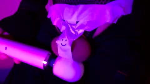 lolita online show from December 9, 2024, 6:57 pm