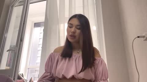 Snapshot of eloisetatsuhara chatting on October 19, 2025, 11:11 am Alice online show from October 19, 2025, 11:11 am