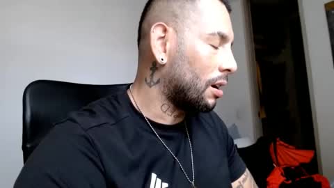 elosocazador online show from January 3, 2025, 8:43 pm