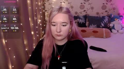 Snapshot of elovinora chatting on December 13, 2024, 2:49 pm Ela give me a thumbs up if you like it  and this is important for the development of the account online show from December 13, 2024, 2:49 pm