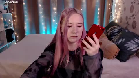 Snapshot of elovinora chatting on December 14, 2024, 8:08 pm Ela give me a thumbs up if you like it  and this is important for the development of the account online show from December 14, 2024, 8:08 pm