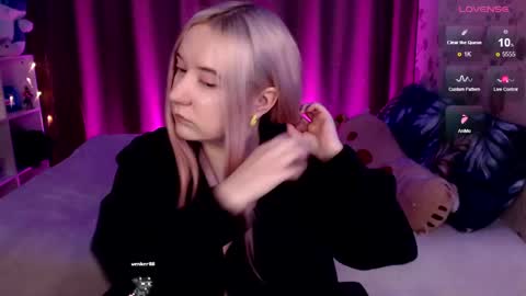 Snapshot of elovinora chatting on December 20, 2024, 7:28 pm Ela give me a thumbs up if you like it  and this is important for the development of the account online show from December 20, 2024, 7:28 pm