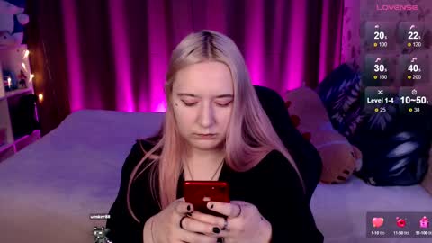 Snapshot of elovinora chatting on December 21, 2024, 8:00 pm Ela give me a thumbs up if you like it  and this is important for the development of the account online show from December 21, 2024, 8:00 pm