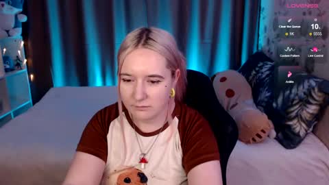 Snapshot of elovinora chatting on December 30, 2024, 10:45 pm Ela give me a thumbs up if you like it  and this is important for the development of the account online show from December 30, 2024, 10:45 pm