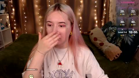 Snapshot of elovinora chatting on January 3, 2025, 8:01 pm Ela give me a thumbs up if you like it  and this is important for the development of the account online show from January 3, 2025, 8:01 pm