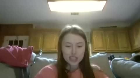 Elsie Rain online show from December 19, 2025, 4:41 am