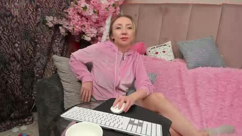 ElvaArno online show from January 20, 2025, 8:52 am