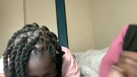 Snapshot of elvier_pretty chatting on October 16, 2025, 6:03 am flo online show from October 16, 2025, 6:03 am