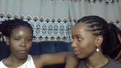 Snapshot of elvier_pretty chatting on October 19, 2025, 9:26 pm flo online show from October 19, 2025, 9:26 pm