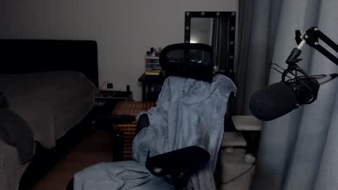 Snapshot of elvin_vaenight chatting on November 2, 2025, 10:56 pm Elvin Vaenight online show from November 2, 2025, 10:56 pm