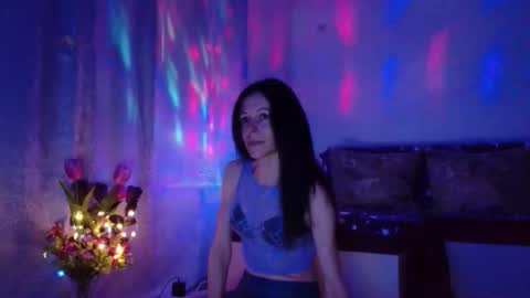 Elisa online show from February 3, 2025, 8:57 pm