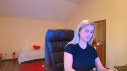 Snapshot of elysia3333 chatting on October 28, 2025, 11:47 am elysia3333 online show from October 28, 2025, 11:47 am