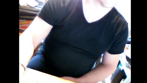 Snapshot of em_76 chatting on April 1, 2026, 9:10 am Em online show from April 1, 2026, 9:10 am