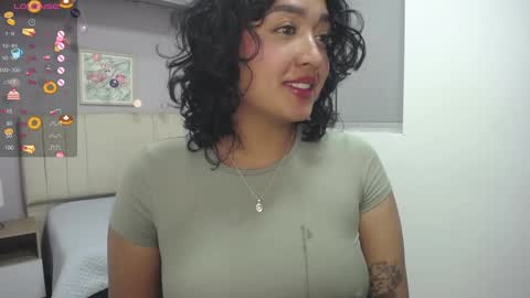 Snapshot of ema_saenz chatting on December 26, 2024, 8:32 pm Ema online show from December 26, 2024, 8:32 pm