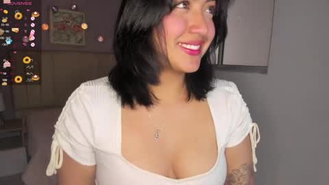 Snapshot of ema_saenz chatting on January 10, 2025, 7:00 pm Ema online show from January 10, 2025, 7:00 pm