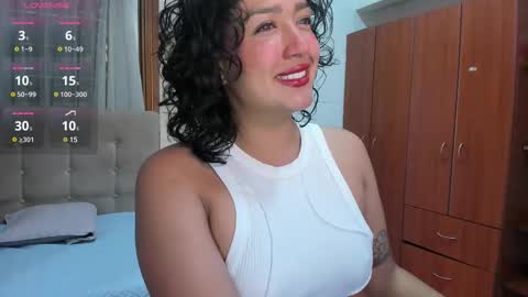 Snapshot of ema_saenz chatting on February 28, 2025, 2:20 pm Ema online show from February 28, 2025, 2:20 pm
