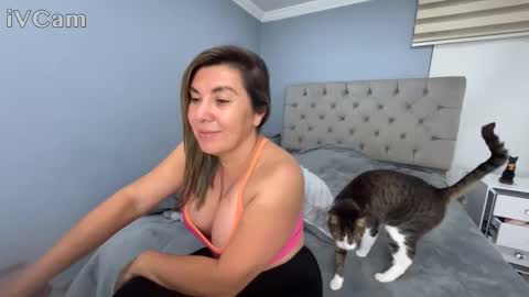 emaasex online show from May 22, 2026, 1:02 am
