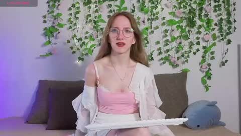 Snapshot of emacalim_ chatting on April 23, 2026, 7:49 pm Emma online show from April 23, 2026, 7:49 pm