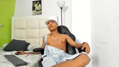 Snapshot of emanuel_23cm_ chatting on February 25, 2026, 2:10 am EMANUEL online show from February 25, 2026, 2:10 am