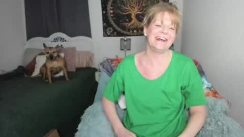 Snapshot of emberpheonixxx chatting on March 12, 2025, 3:46 am Ember Pheonixxx online show from March 12, 2025, 3:46 am