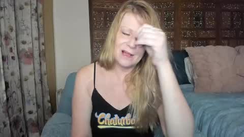 Snapshot of emberpheonixxx chatting on September 19, 2025, 1:51 am Ember Pheonixxx online show from September 19, 2025, 1:51 am