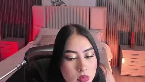 Ember Velvet online show from April 1, 2026, 4:02 am