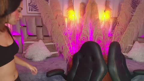 Snapshot of emelie_ch_ chatting on January 16, 2025, 1:16 am Emily online show from January 16, 2025, 1:16 am