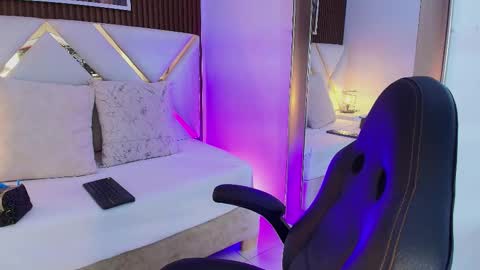 Emily  online show from March 10, 2026, 4:06 am