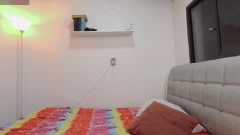 Snapshot of emely_aaron69z chatting on December 11, 2024, 2:52 am emely_aaron69z online show from December 11, 2024, 2:52 am