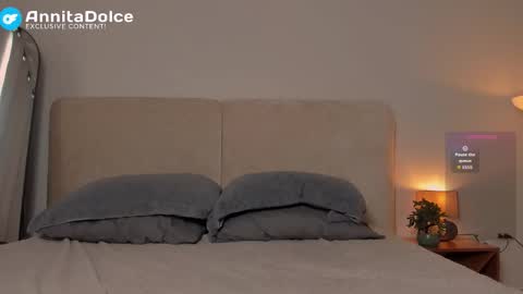 Snapshot of emely_dolce chatting on March 2, 2026, 12:01 pm ana online show from March 2, 2026, 12:01 pm