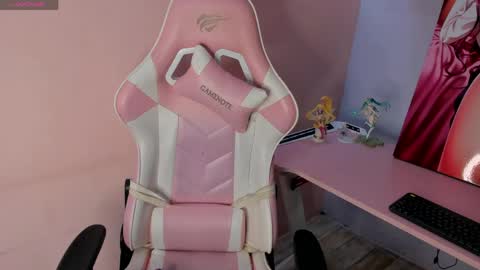 Emely online show from March 17, 2026, 4:17 am