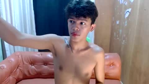 Snapshot of emerald_cummer chatting on December 20, 2025, 8:10 am emerald_cummer online show from December 20, 2025, 8:10 am